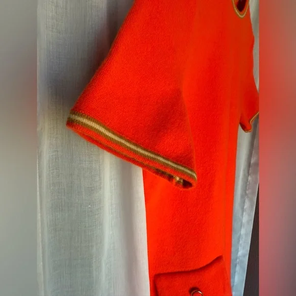 Vintage Red Short Sleeve Top with Green Trim - Picture 2 of 4